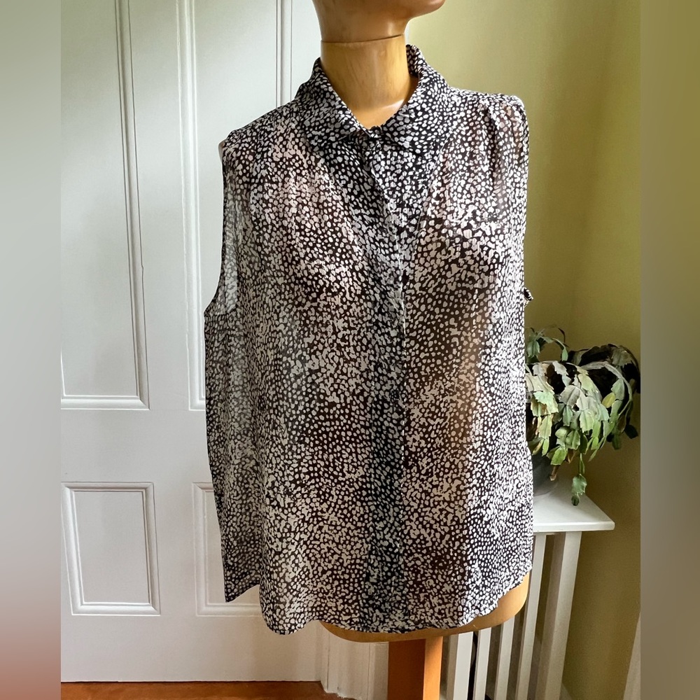 Alasdair NY silk black and white abstract snakeskin print sleeveless blouse M